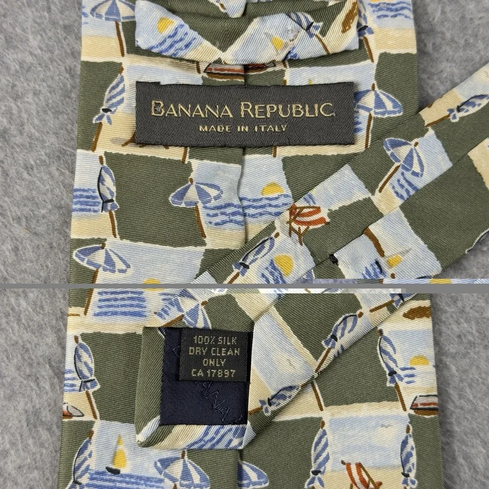Vintage Banana Republic Silk Tie Made Italy Beach Sailboat Umbrella 57x3.75